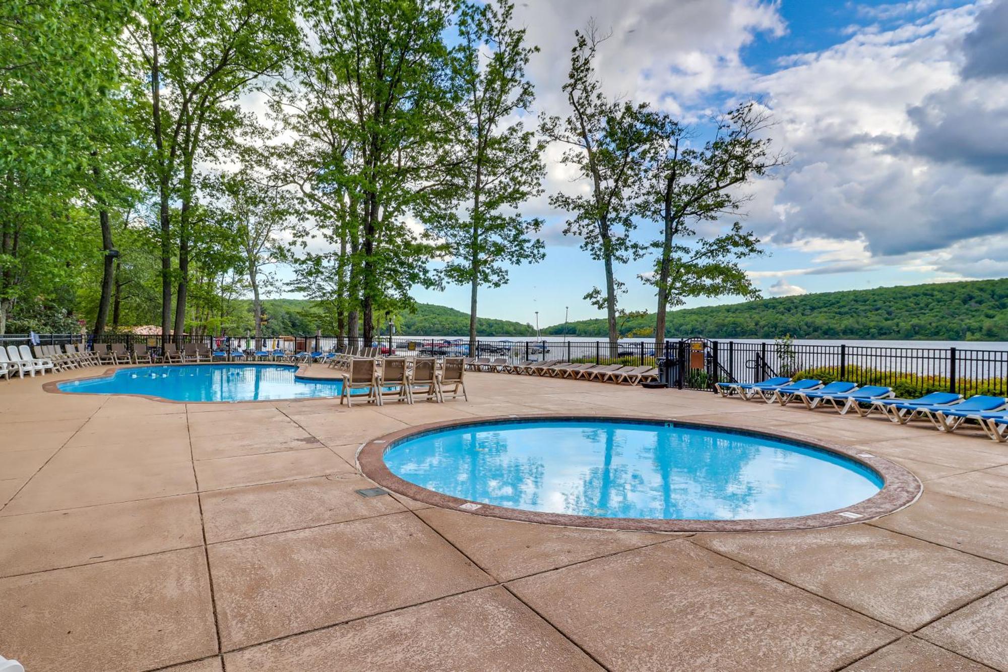 Lake Harmony Home About Half Mi To Big Boulder Mountain Экстерьер фото