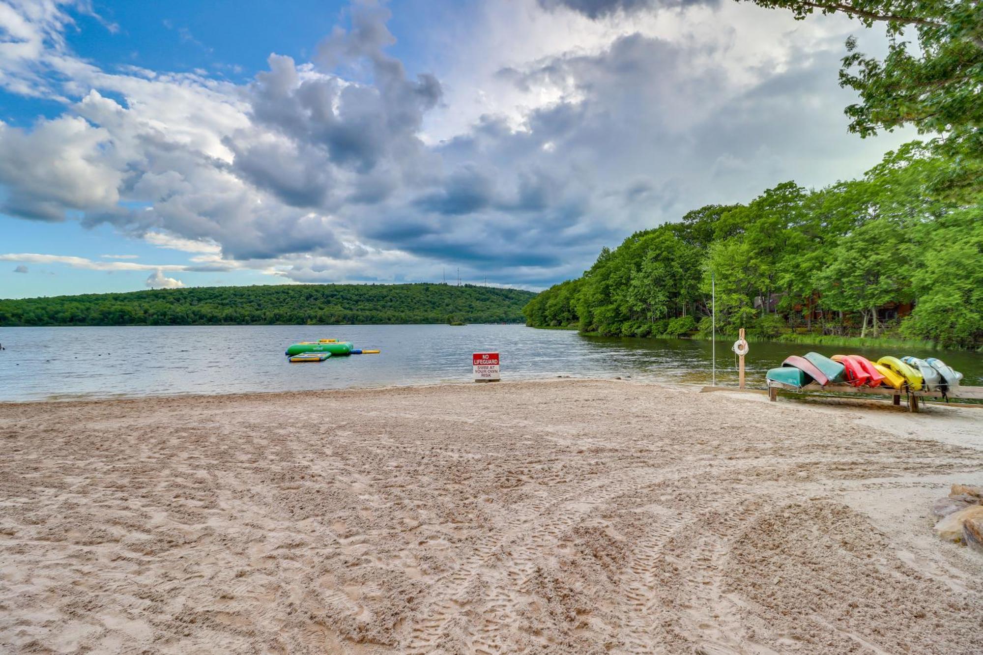 Lake Harmony Home About Half Mi To Big Boulder Mountain Экстерьер фото